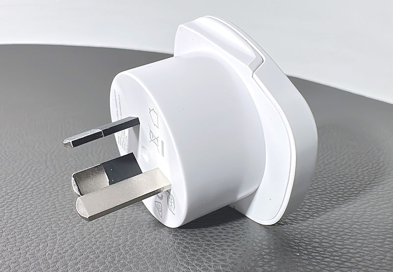 Blackweb all in one travel adapter BK01