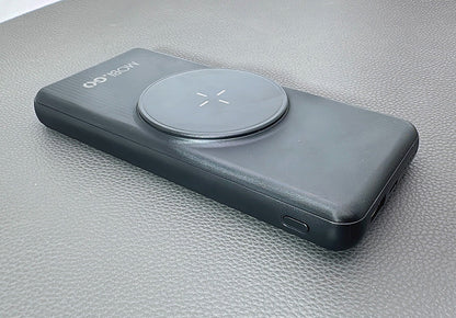 Mobigo 10000 mah MagSafe power bank with micro TYPE-c Lightning cable GO506